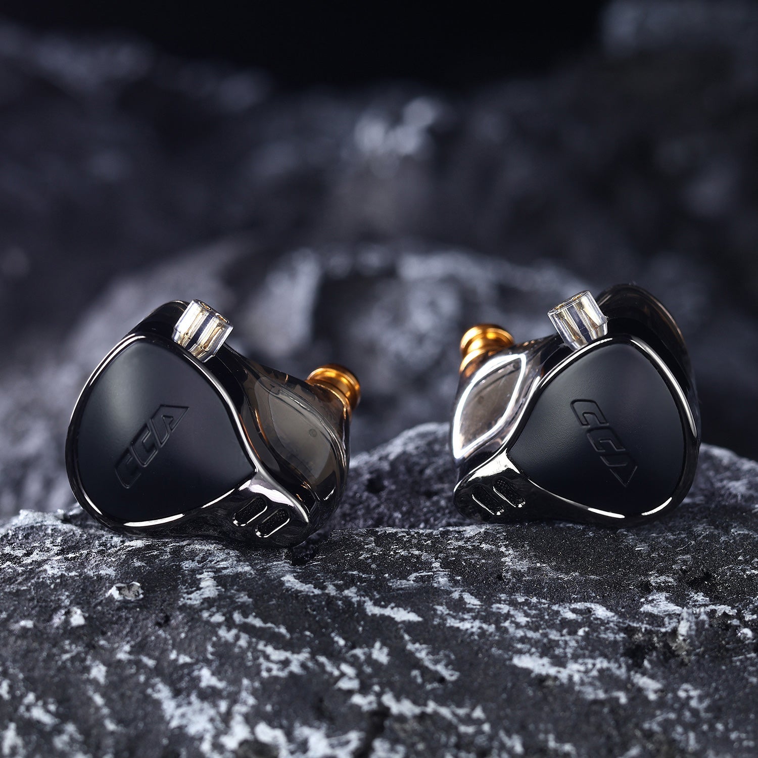 CCA APEX24 IEM showcasing dual-side driver housing