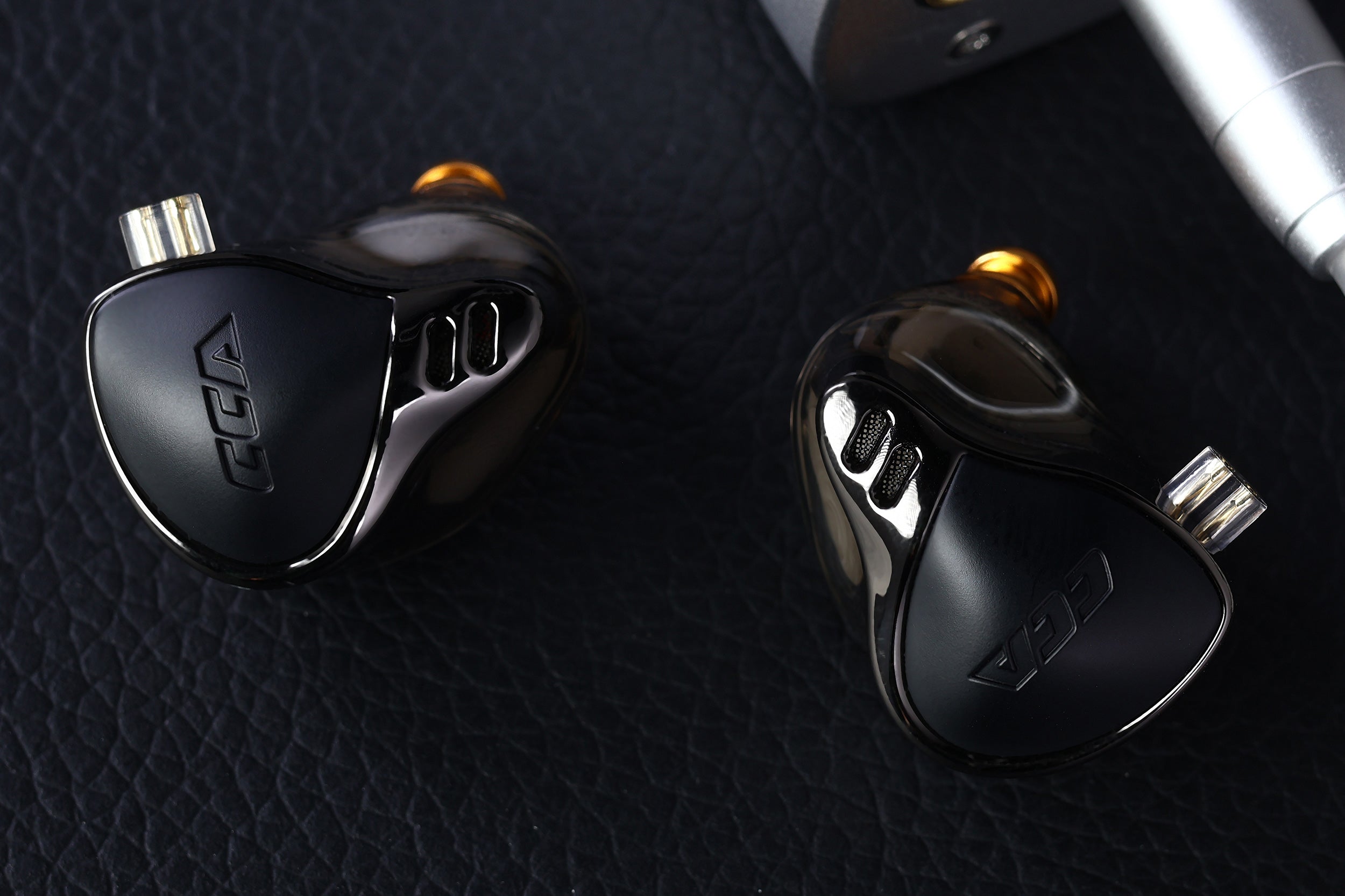 CCA APEX24 | 24基のバランスド・アーマチュア・ドライバー搭載