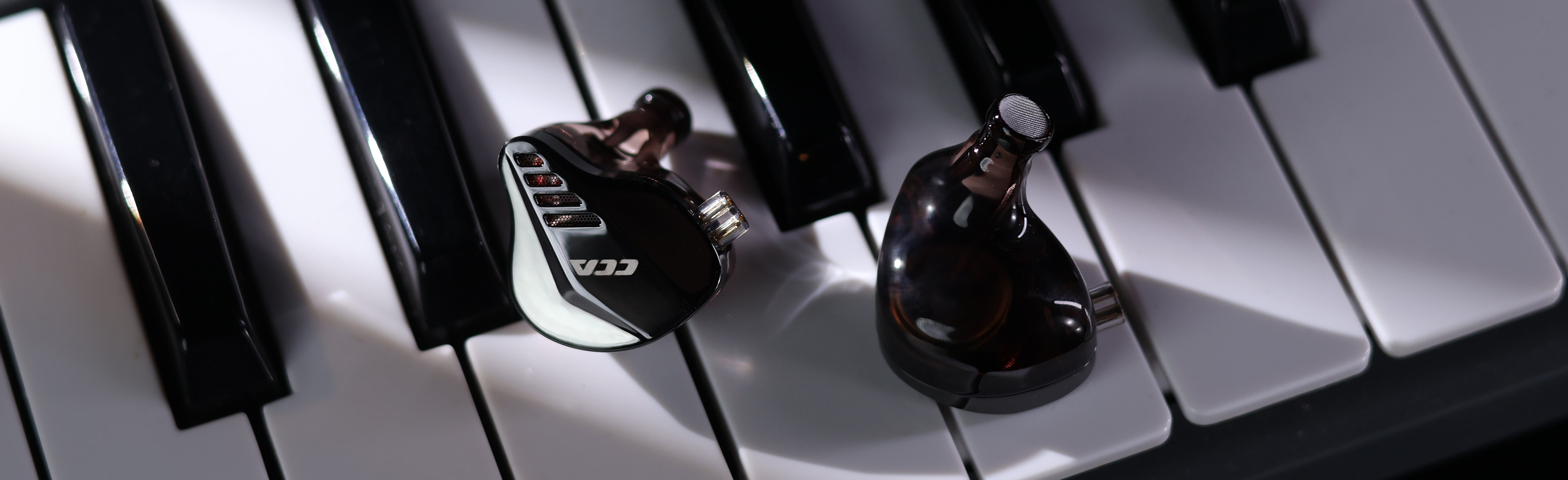 CCA Pianist combines 1DD+2BA hybrid drivers for Hi-Fi sound.